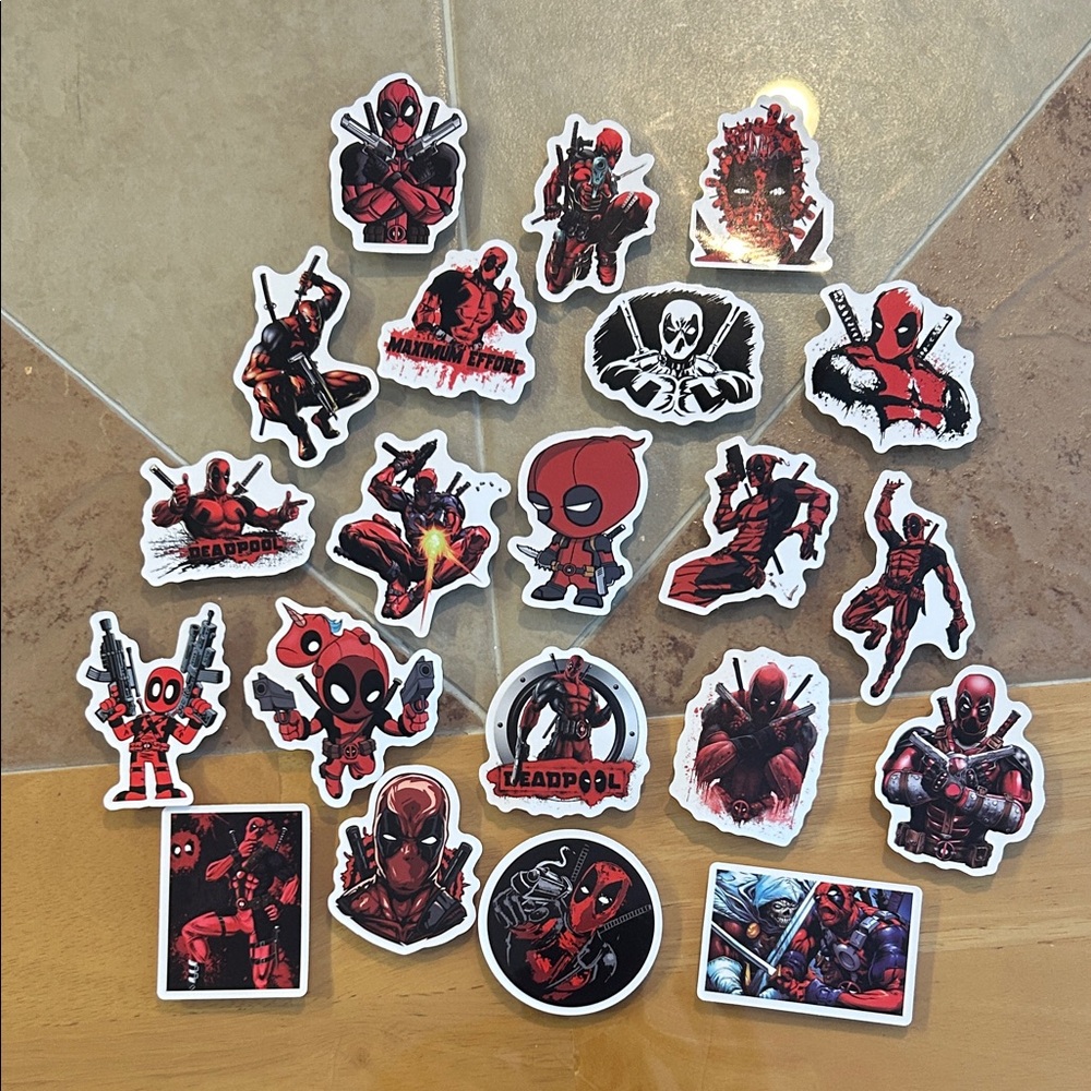 3/20$ Deadpool Sticker Collection - Red and Black (10)